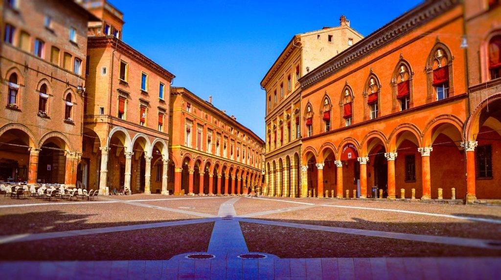 Vista di Piazza Santo Stefano a Bologna